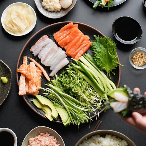 how to roll sushi