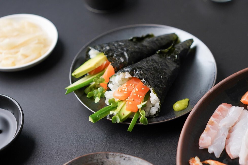 how to roll sushi