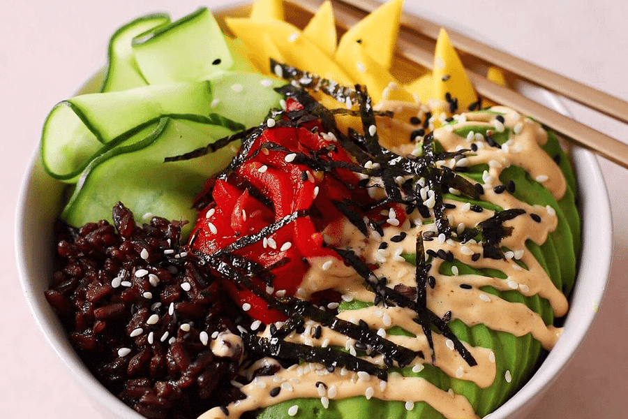 Black rice sushi