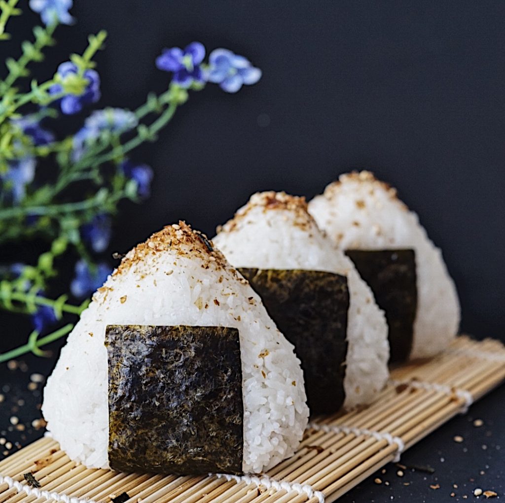 onigiri with nori