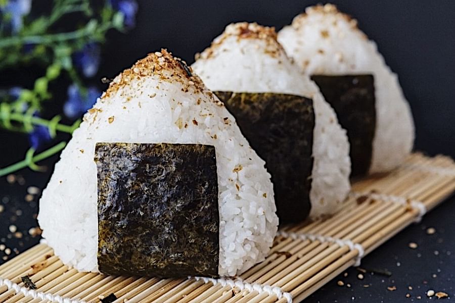 onigiri with nori