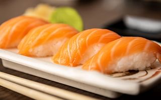 What are the steps involved in preparing Nigiri sushi?